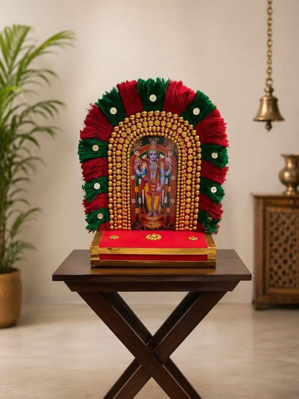 Red & Gold Devotional Stand